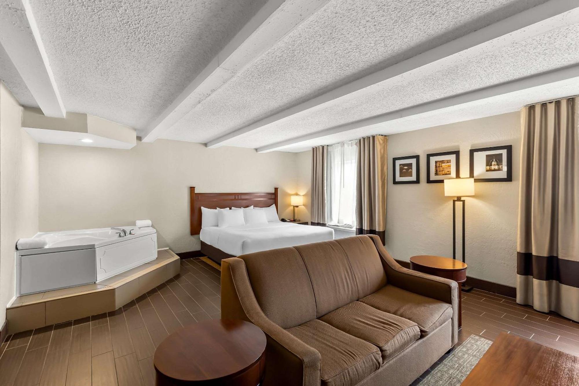 Comfort Inn St Louis - Westport Event Center Мэриленд-Хайтс Экстерьер фото