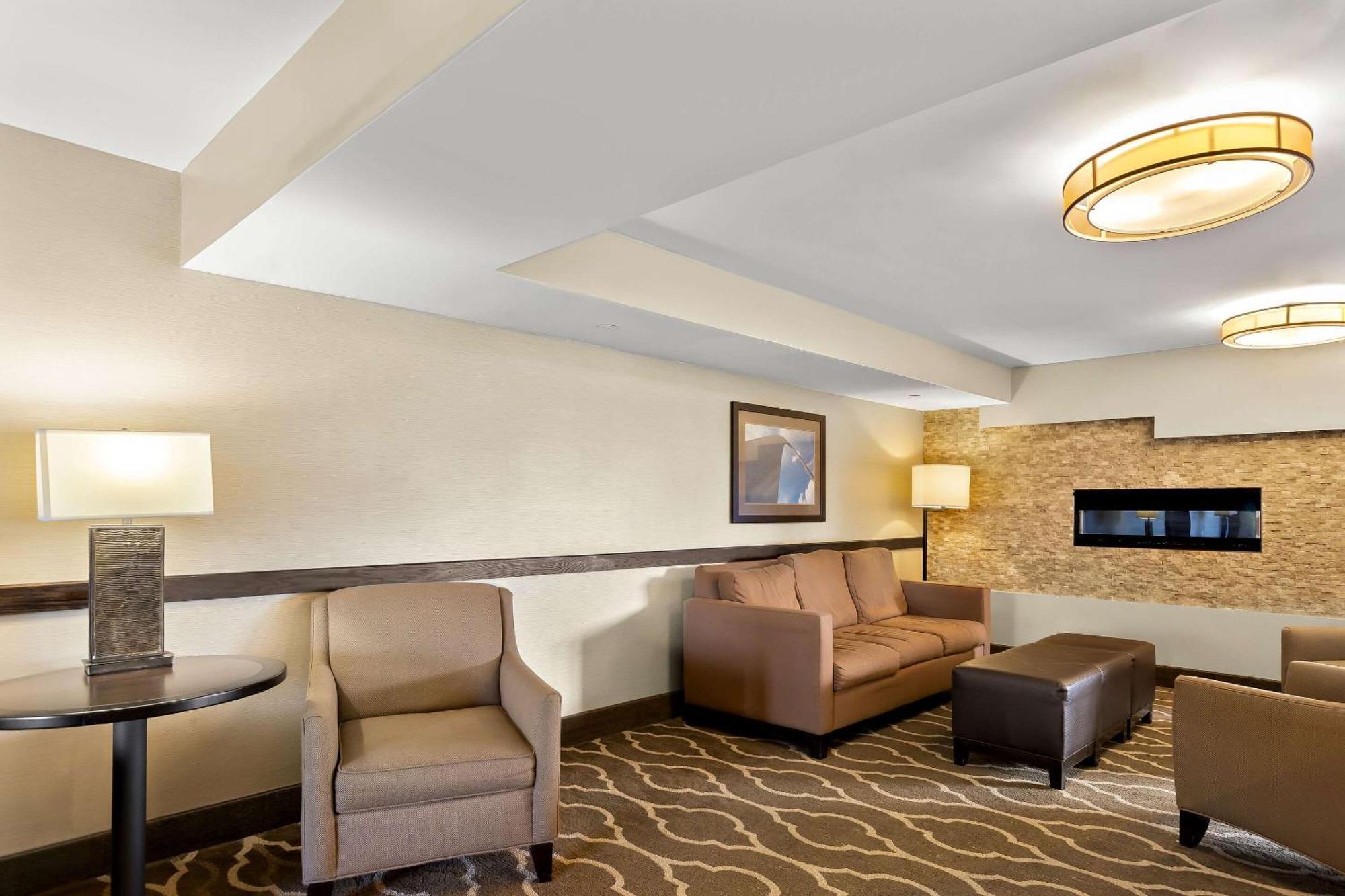 Comfort Inn St Louis - Westport Event Center Мэриленд-Хайтс Экстерьер фото