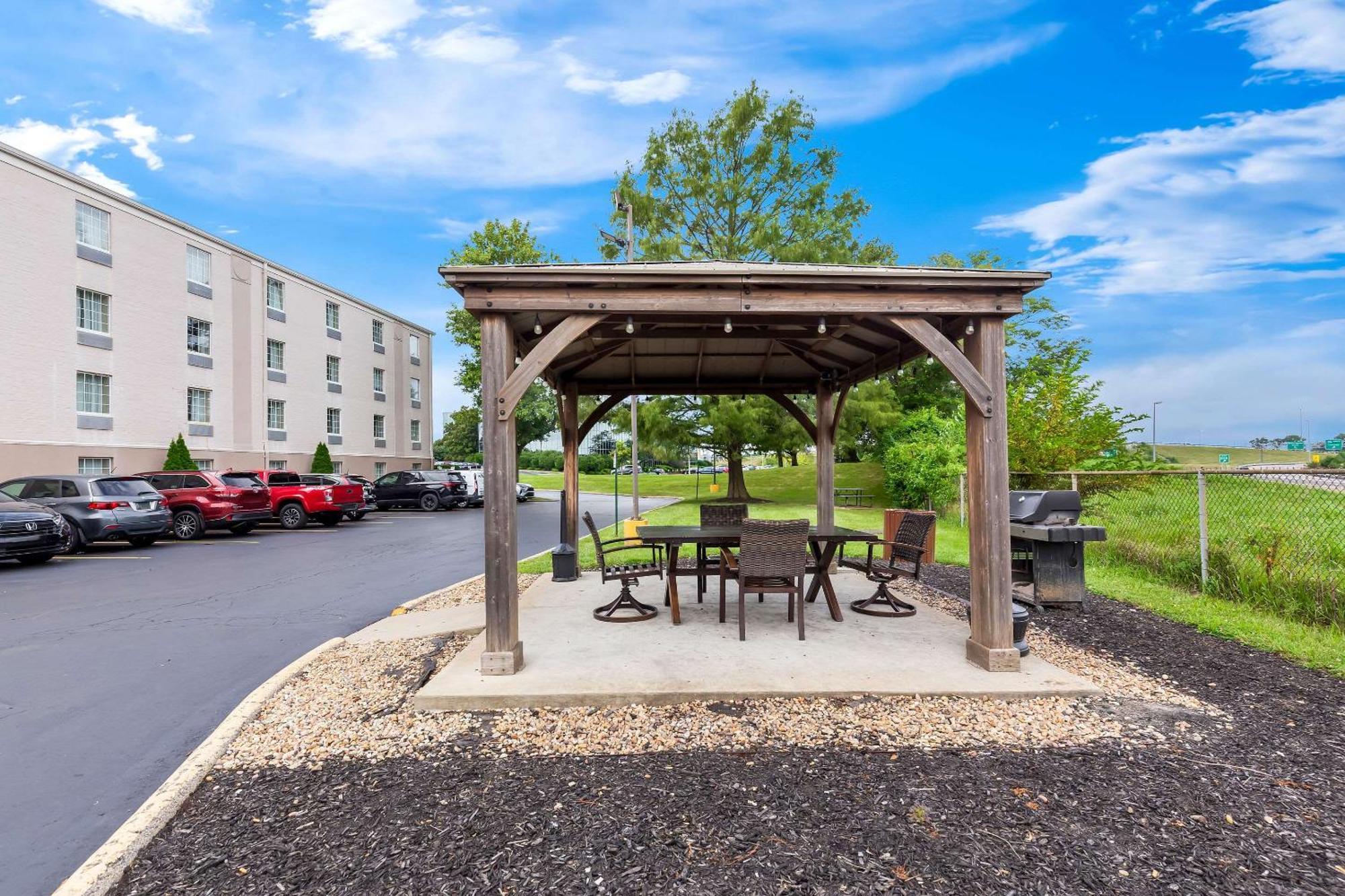Comfort Inn St Louis - Westport Event Center Мэриленд-Хайтс Экстерьер фото